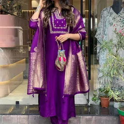 DIVASTRI Women Regular Chanderi Cotton Kurta with Trousers & With Dupatta-picture-5
