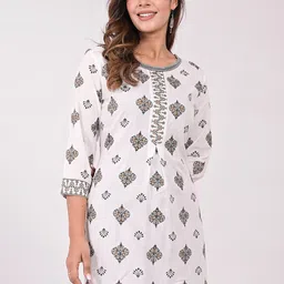 KASHISHIYA Women Floral Printed Gotta Patti Kurta-20