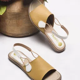 DIVASTRI Women Open Toe Flats-11
