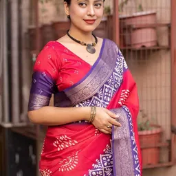 MAGNEITTA Batik Zari Silk Blend Saree image 2