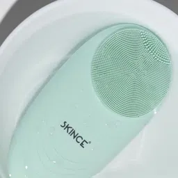 SKINCE Sonic 10X Better Cleansing Hygienic Silicone Cleansing Brush -Green-57