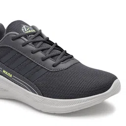 JQR Men Mesh Running Non-Marking Shoes image 3