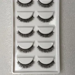 THE WINK STUDIO Set Of 5 Reusable Lightweight False Eyelashes image 3