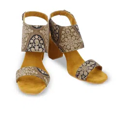 Saagah Women Woven Design Block Heels Sandal-picture-31