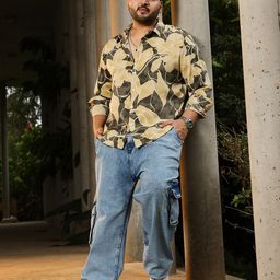 Instafab Plus Men Comfort Fit Floral Printed Spread Collar Casual Shirt-picture-38