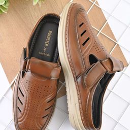 The Roadster Lifestyle Co Men Textured Shoe-Style Sandals-image-85