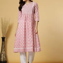 LARGISH Women Floral Printed Floral Kurta-image-21