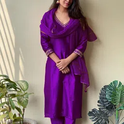 GoSriKi Women Embroidered Regular Kurta with Trousers & With Dupatta-10