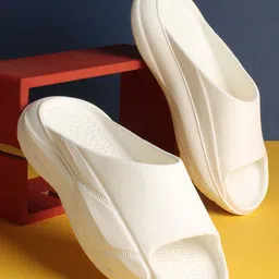 carrito Men Self Design Sliders-picture-54