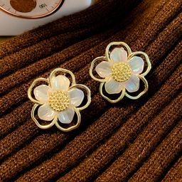 COOLWOOL Korean Gold-Plated Artificial Beaded Flower Shaped Studs-19