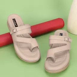 Luvfeet Women Textured Flatform Sandals Heels-image-72
