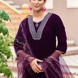 SANISA Women Velvet Embroidered Kurta Sets With Dupatta-picture-20