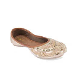 Anouk Women Embellished Ethnic Mojaris Flats-image-18