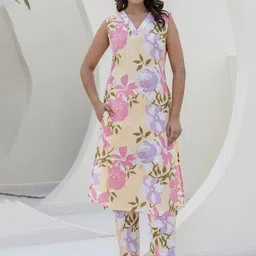 Kohsh Women Floral Printed Regular Pure Cotton Kurta with Trousers-image-57