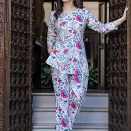 Gf Gul Fashion Printed Cotton V-Neck Top With Trousers Co-Ords-image-77