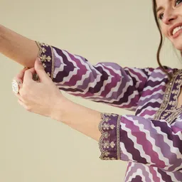 MOKOSH Women Leheriya Embroidered Regular Sequinned Kurta with Trousers & With Dupatta image 4