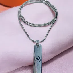 APUNKA D FASHION Unisex Silver-Plated Stainless Steel Pendant With Chain-54