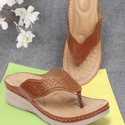 XE Looks Women Comfort Heeled Sandals-14