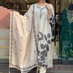 Divyadham Textiles Women Floral Embroidered Thread Work Kurta Trousers & With Dupatta-54