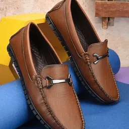WAINERS Men Textured Leather Loafers-image-82