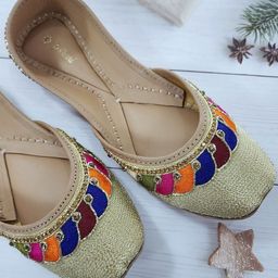 Fulkari Women Embellished Ethnic Mojaris Flats-image-67
