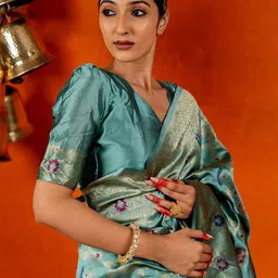 KALINI Woven Design Zari Silk Blend Banarasi Saree-picture-32