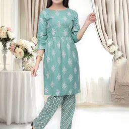 BABRU Women Floral Printed Regular Pure Cotton Kurta with Trousers-2