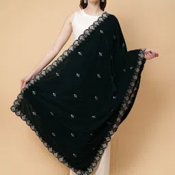 Moda Chales Embroidered Velvet Dupatta with Sequinned-image-5