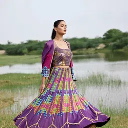 AMROOD Women Geometric Embroidered Jacket-image-7