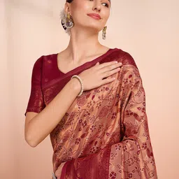 DIVASTRI Floral Woven Design Zari Pure Silk Banarasi Saree-image-57