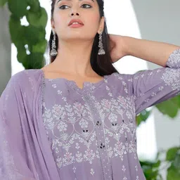 SINGNI Floral Embroidered Regular Thread Work Kurta Set With Dupatta-picture-29
