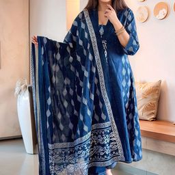 GoSriKi Geometric Printed V-Neck Panelled A-Line Kurta & Trousers With Dupatta-18