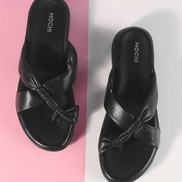 Mochi Women Textured One Toe Flats-13