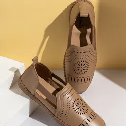 Inc 5 Women Printed Round Toe Loafers-image-97