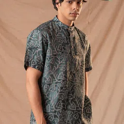 5 Stitch Ethnic Motifs Printed Band Collar Short Kurta-image-89