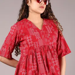 LIMEROAD Women Floral Printed Regular Sleeves Top-picture-31