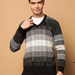 BUDAPEST Men Colourblocked Woollen Pullover-image-15
