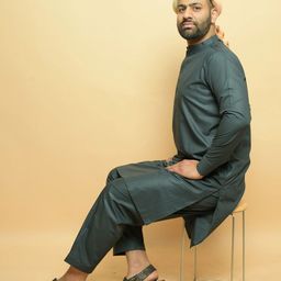 Baraqah Men Regular Kurta with Trousers image 3