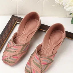 sneakers villa Women Embellished Mojaris Flats-image-47