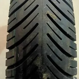 130/70-18 M/C 63H Nylogrip Zapper-Y Tube Less Bike Rear tyre Rear Two Wheeler Tyre-image-8