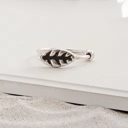 SARAF SILVERETZ 925 Sterling Silver Plated Cubic Zirconia LeafyStud Nosepin-11