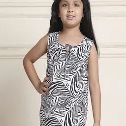 thkgrlz Abstract Print Tie-Up Neck Top-picture-8