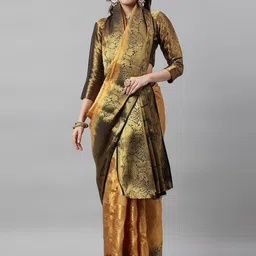 KAVINDI Women Paisley Printed Sequinned Pure Silk Banarasi Saree-image-8