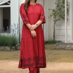 Aaghnya Women Geometric Printed Kurta with Trousers-picture-24