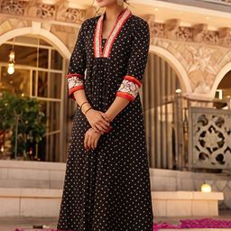 Aaghnya Geomrtric Printed V-Neck Kurta with Trousers-image-7