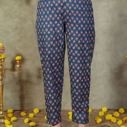 Aramya Floral Printed Straight-Fit Soft Cotton Mid-Rise Trousers-picture-4