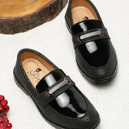 Tiny Bugs Men Textured Formal Loafers-39
