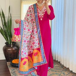 URMIR FASHION Women Floral Embroidered Regular Thread Work Kurta with Trousers & With Dupatta-36