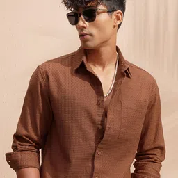 HIGHLANDER Self Design Cutaway Collar Long Sleeves Relaxed Fit Cotton Dobby Casual Shirt-image-79