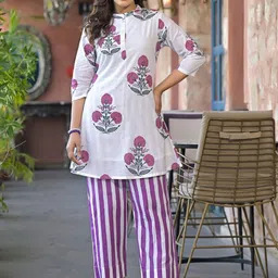 AUTUMN LANE Sahila Floral Printed Mandarin Collar Pure Cotton Straight Tunic With Palazzos-picture-20